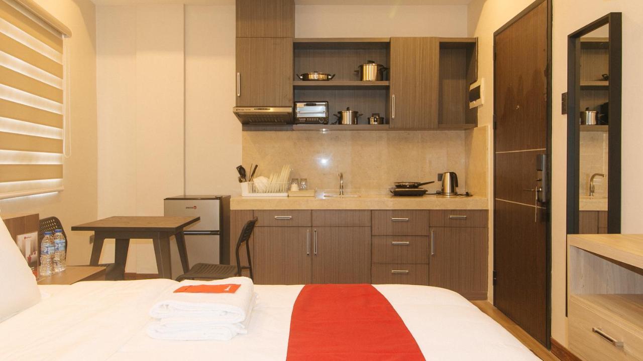 Reddoorz Plus @ Bez Tower And Residences San Juan San Juan  外观 照片