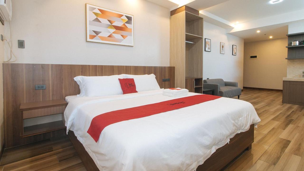 Reddoorz Plus @ Bez Tower And Residences San Juan San Juan  外观 照片