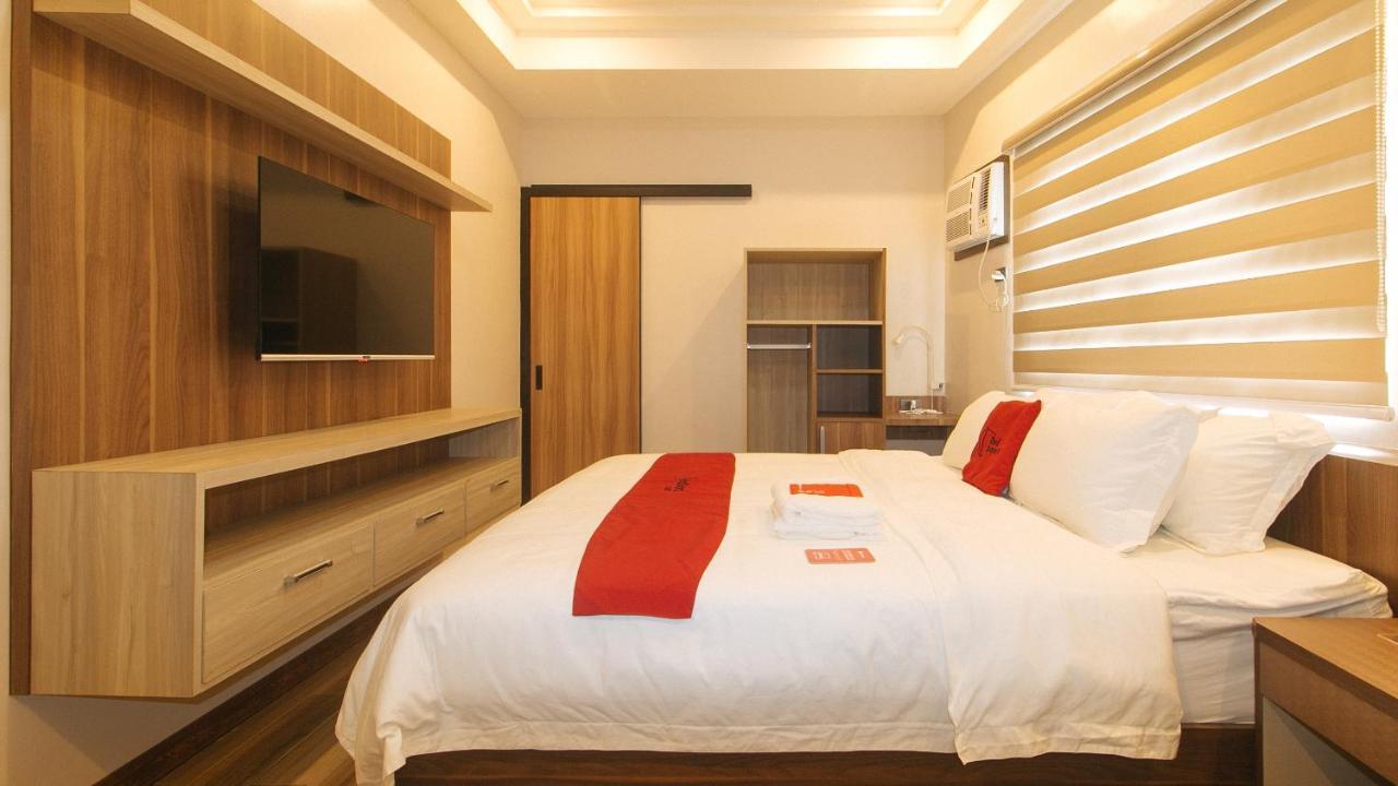 Reddoorz Plus @ Bez Tower And Residences San Juan San Juan  外观 照片