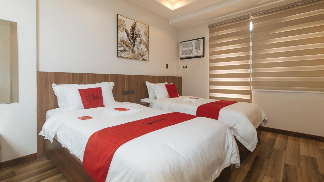 Reddoorz Plus @ Bez Tower And Residences San Juan San Juan  外观 照片