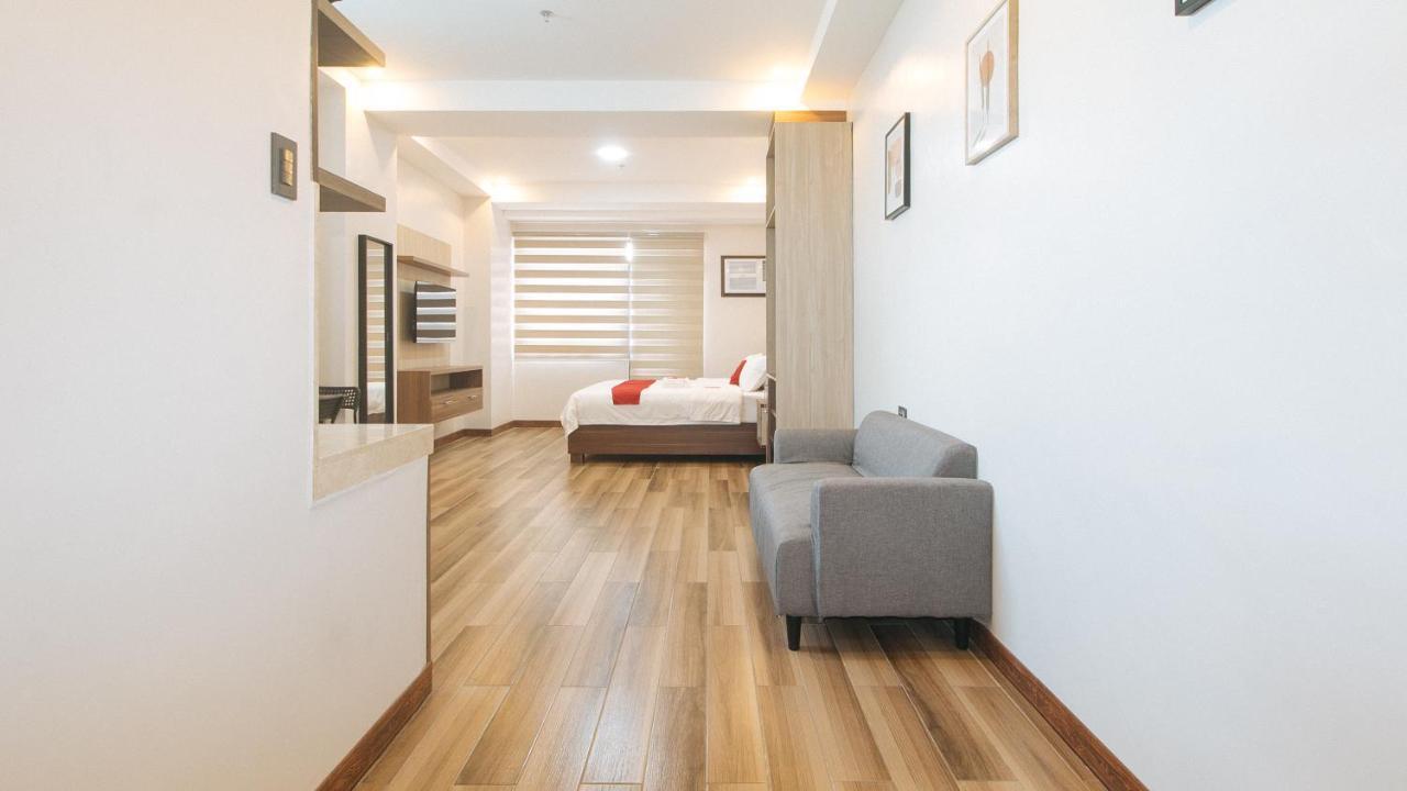 Reddoorz Plus @ Bez Tower And Residences San Juan San Juan  外观 照片