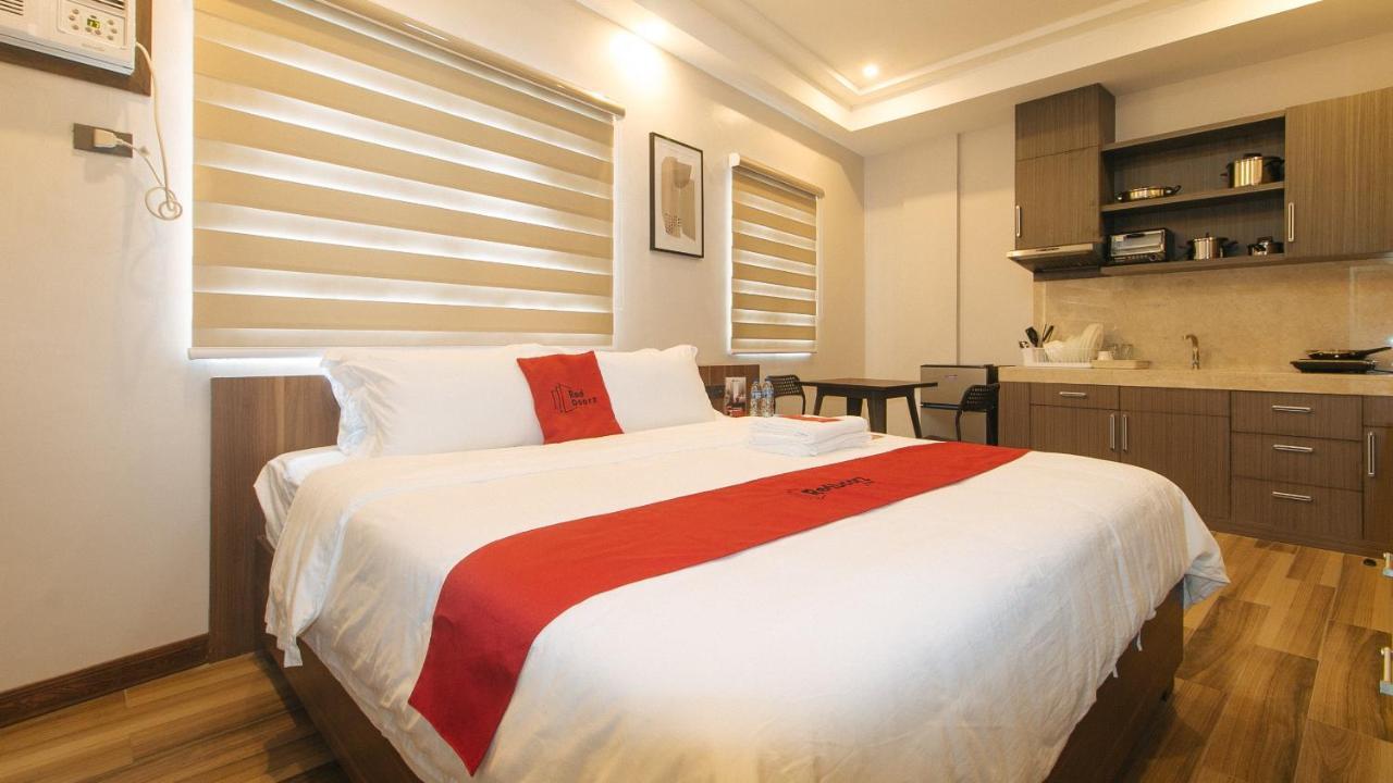 Reddoorz Plus @ Bez Tower And Residences San Juan San Juan  外观 照片