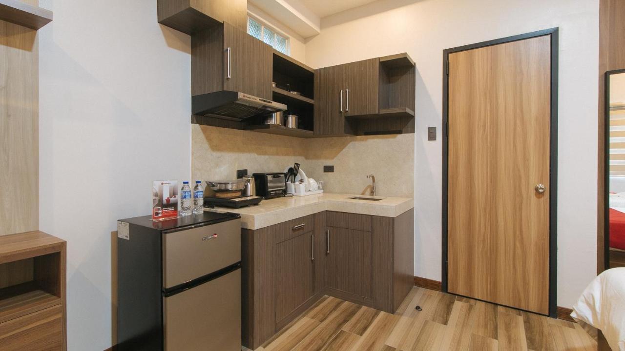Reddoorz Plus @ Bez Tower And Residences San Juan San Juan  外观 照片
