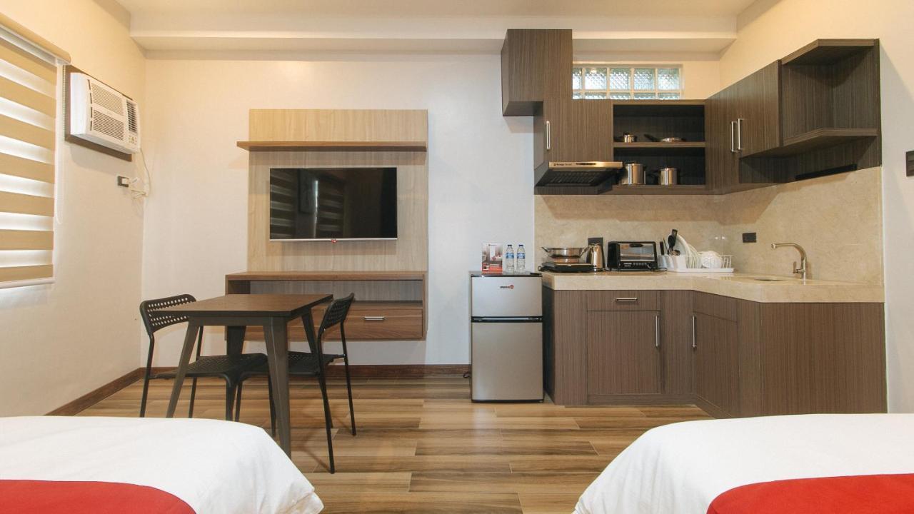 Reddoorz Plus @ Bez Tower And Residences San Juan San Juan  外观 照片