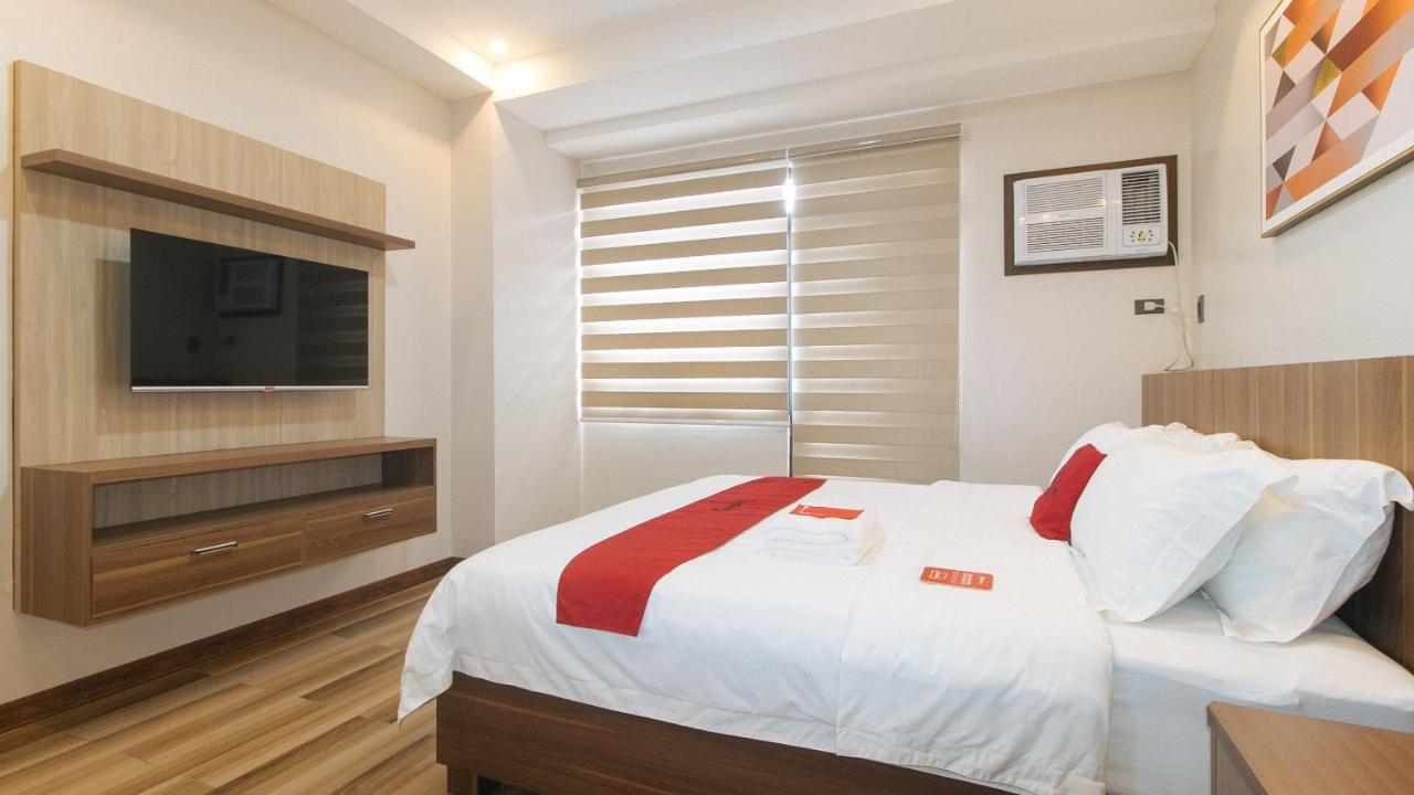 Reddoorz Plus @ Bez Tower And Residences San Juan San Juan  外观 照片