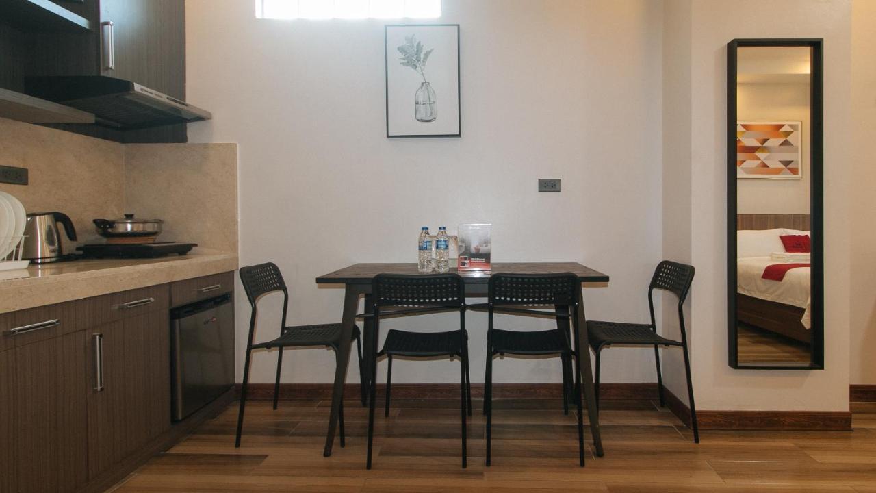 Reddoorz Plus @ Bez Tower And Residences San Juan San Juan  外观 照片