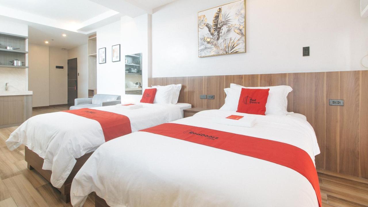 Reddoorz Plus @ Bez Tower And Residences San Juan San Juan  外观 照片