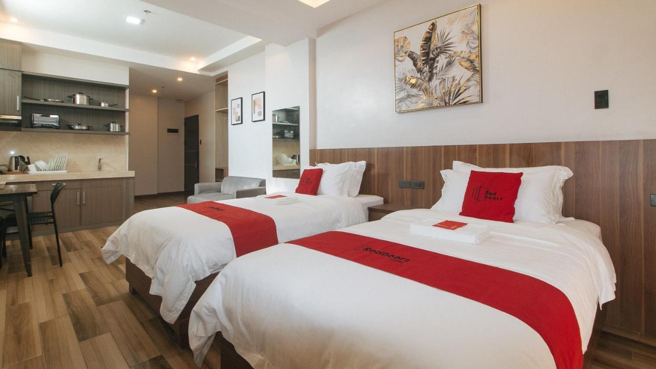 Reddoorz Plus @ Bez Tower And Residences San Juan San Juan  外观 照片