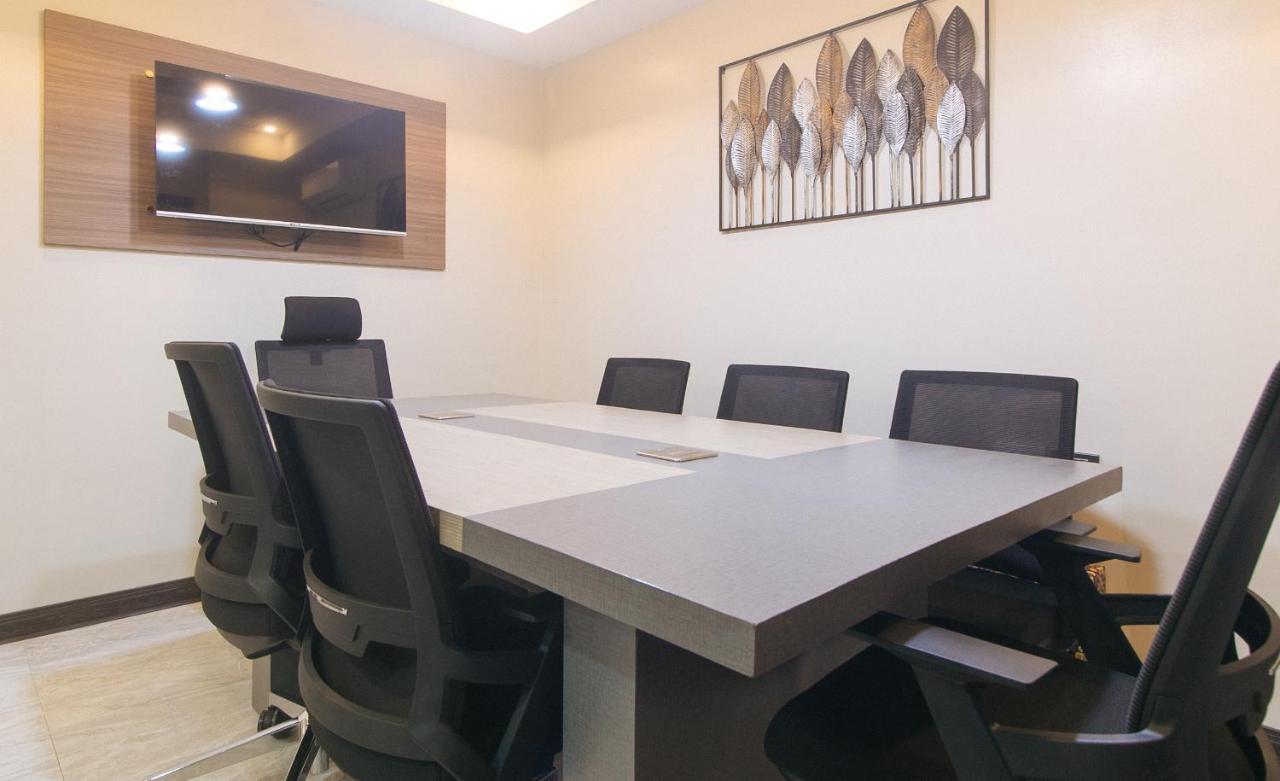 Reddoorz Plus @ Bez Tower And Residences San Juan San Juan  外观 照片